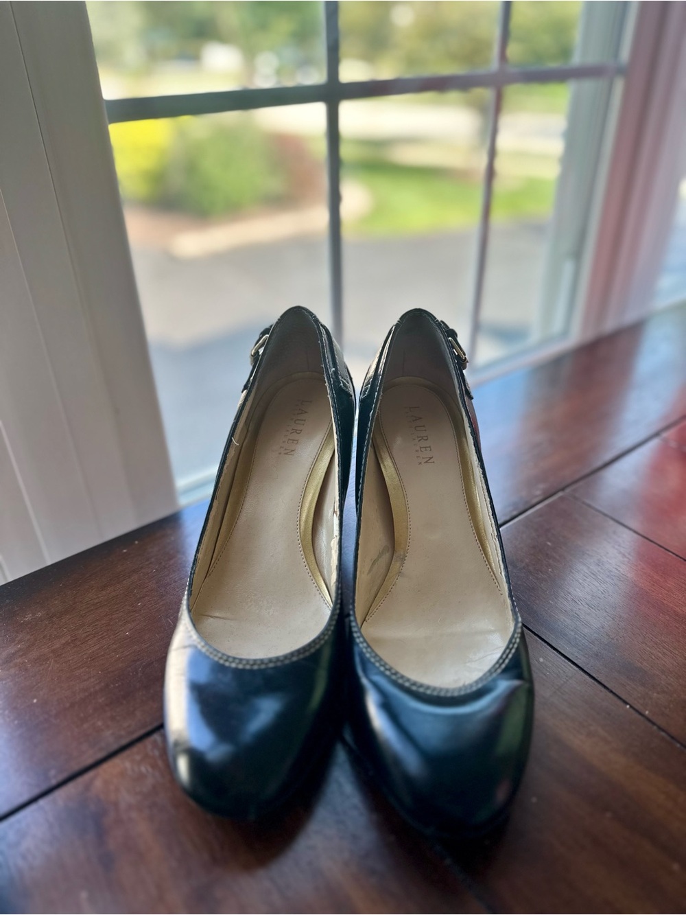 Lauren Ralph Lauren Black Leather Rounded-Toe Pumps with Buckle